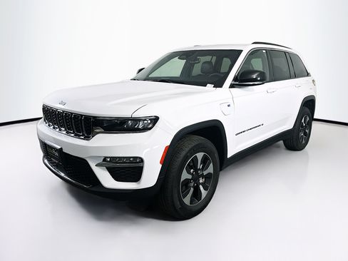 Used 2024 Jeep Grand Cherokee Limited 4xe AWD/4WD image 3