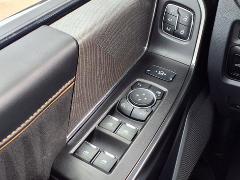 Used 2024 Ford F250 Platinum w/ FX4 Off-Road Package image 24