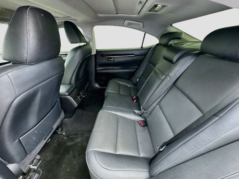 Used 2016 Lexus ES 350 w/ Navigation System Package FWD image 16