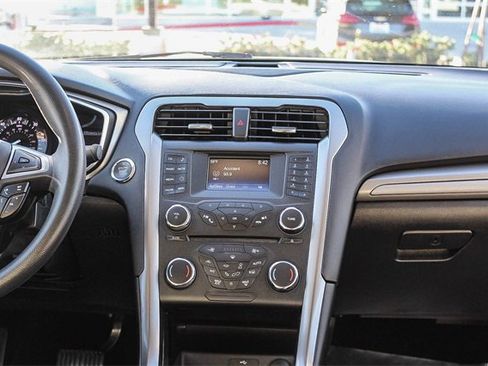 Used 2018 Ford Fusion S image 19