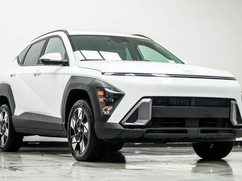 Used 2024 Hyundai Kona SEL AWD/4WD image 4