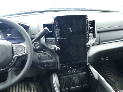 Used 2025 RAM 3500 Laramie AWD/4WD image 23