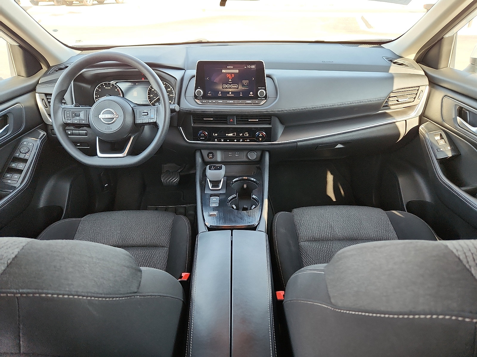 Used 2024 Nissan Rogue SV FWD image 10