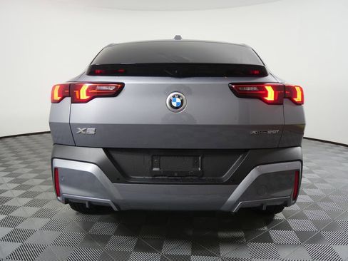 Certified 2025 BMW X2 xDrive28i image 4