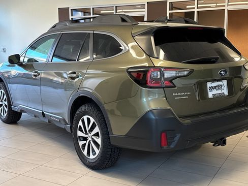 Used 2022 Subaru Outback Premium image 6