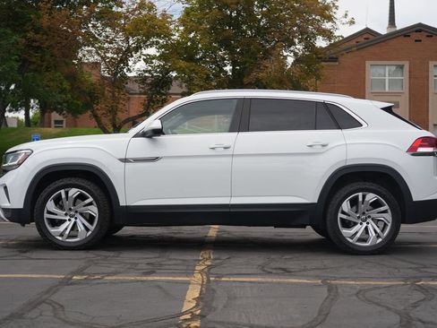 Used 2020 Volkswagen Atlas Cross Sport SEL AWD/4WD image 2