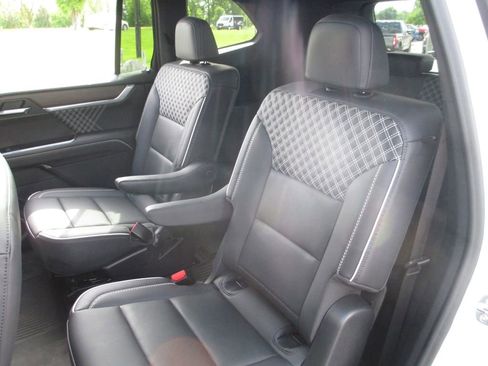 Used 2024 GMC Acadia Denali w/ Super Cruise Package AWD/4WD image 23