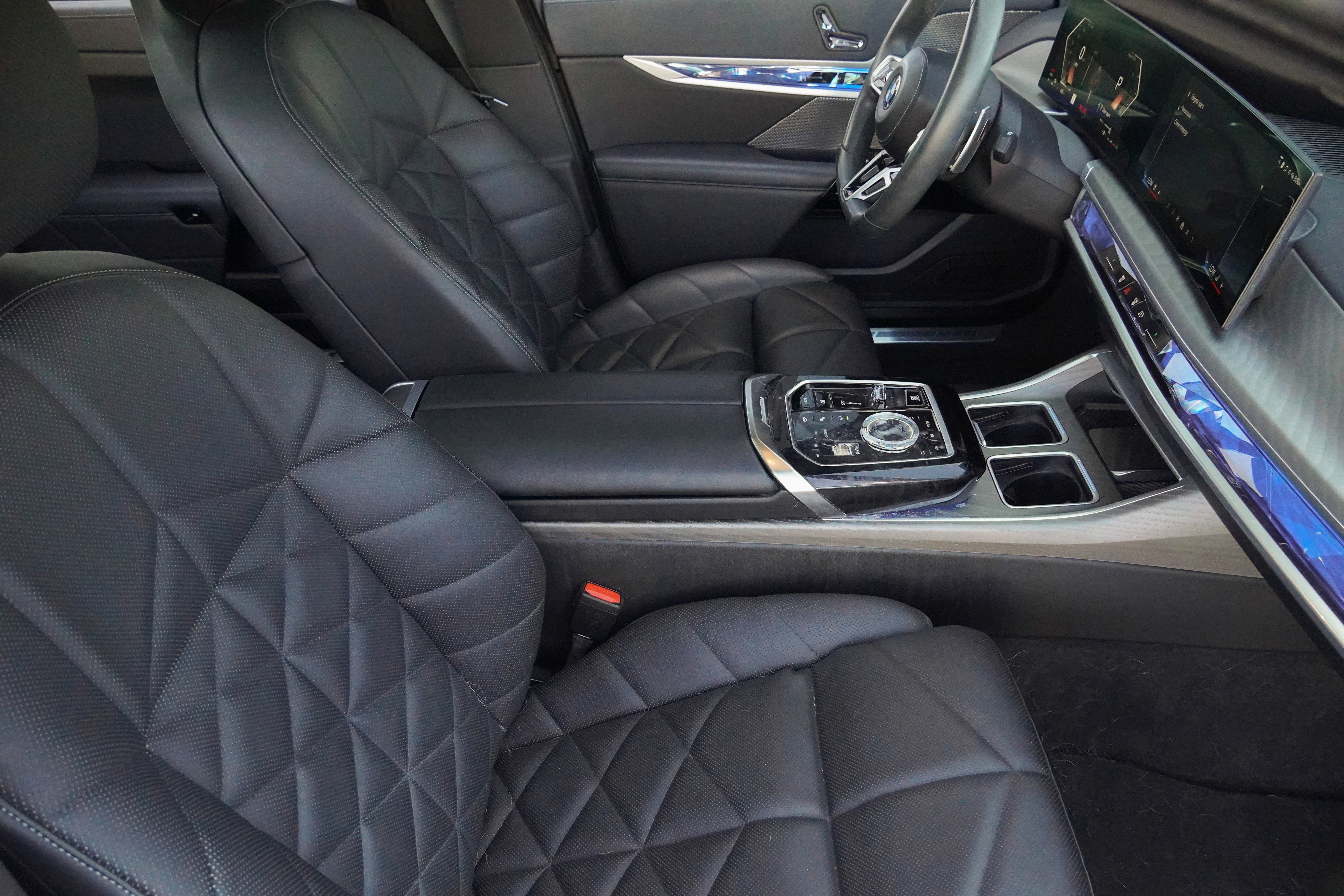 Certified 2023 BMW 740i w/ Parking Assistance Package RWD image 9
