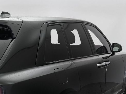 Certified 2025 Rolls-Royce Cullinan AWD/4WD image 48