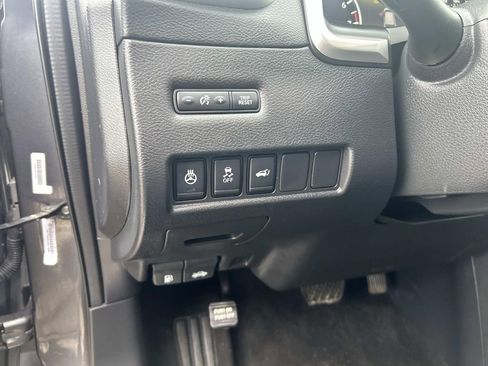 Used 2018 Nissan Murano SL w/ Moonroof Package image 21