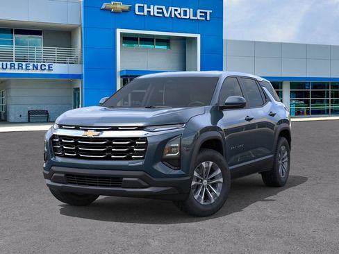 New 2026 Chevrolet Equinox LT w/ Convenience Package II FWD image 6