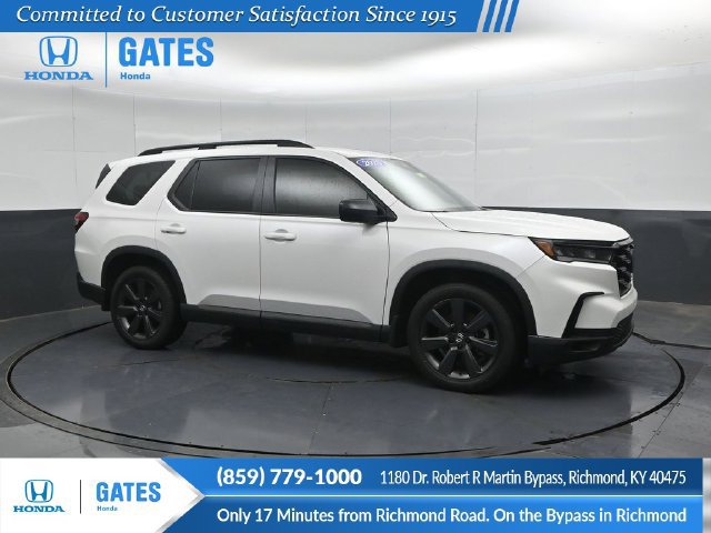 Certified 2025 Honda Pilot Sport image 1