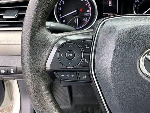 Used 2020 Toyota Camry LE FWD image 10