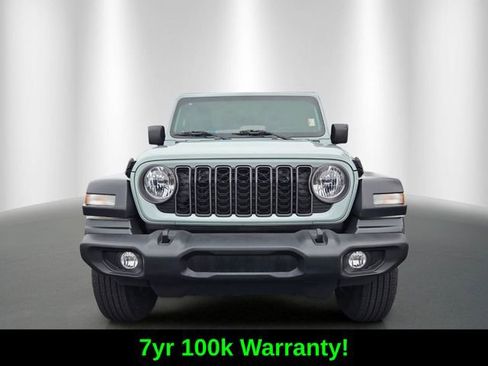 Used 2024 Jeep Wrangler Unlimited Sport AWD/4WD image 2