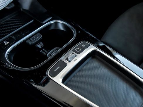 Certified 2025 Mercedes-Benz CLA 250 4MATIC image 23