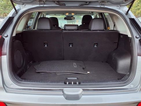 Used 2022 Kia Niro EX image 6