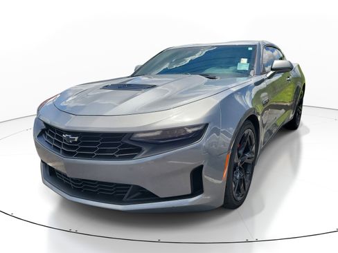 Used 2021 Chevrolet Camaro LT RWD image 3