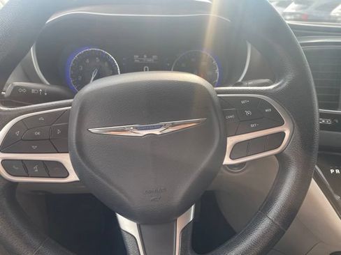 Used 2020 Chrysler Voyager Lxi FWD image 15