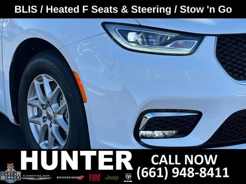 Used 2024 Chrysler Pacifica Touring-L FWD image 11