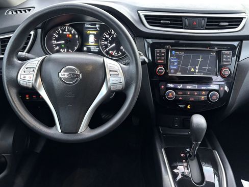 Used 2015 Nissan Rogue SV w/ SV Premium Package AWD/4WD image 10