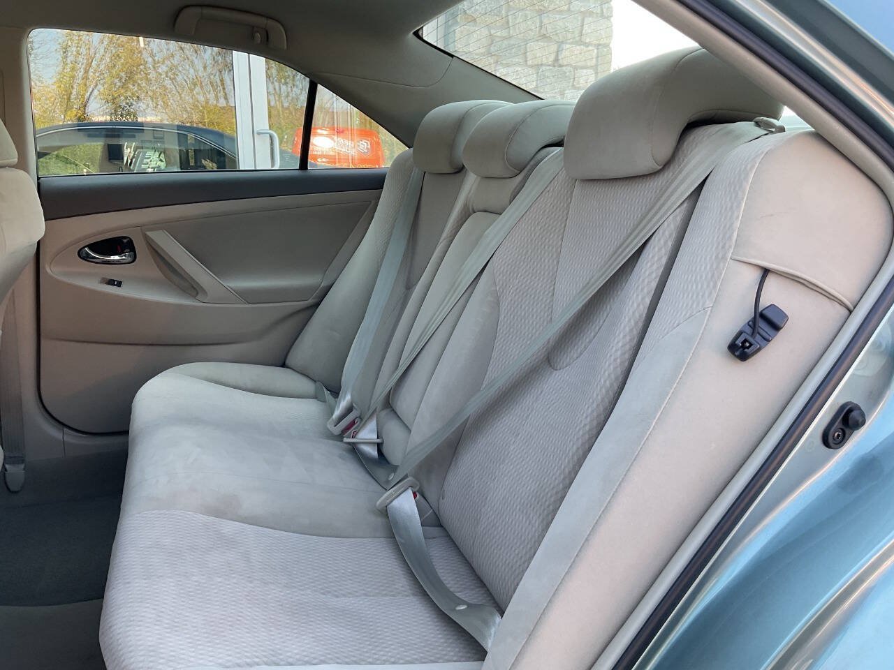 Used 2011 Toyota Camry LE FWD image 25