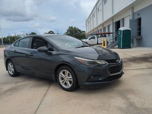 Used 2018 Chevrolet Cruze LT FWD image 3