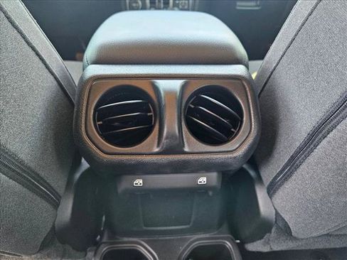 Used 2025 Jeep Wrangler Unlimited Sport AWD/4WD image 16