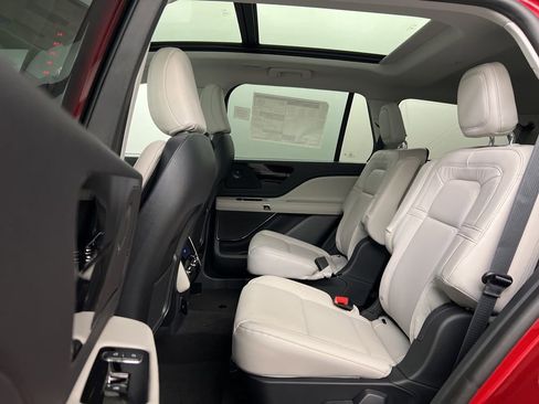 New 2025 Lincoln Aviator Reserve image 35