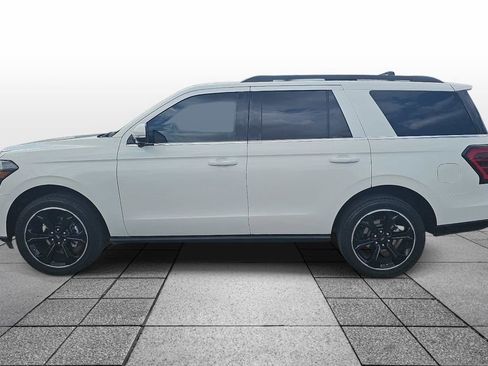 Used 2024 Ford Expedition Limited AWD/4WD image 8