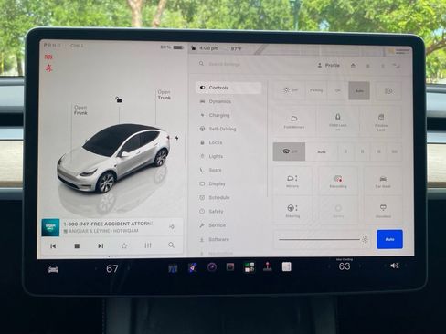Used 2023 Tesla Model Y AWD image 29