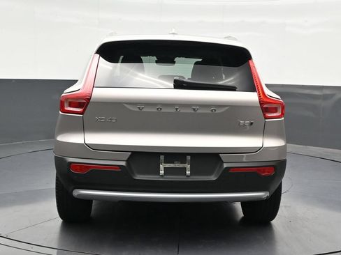 Used 2024 Volvo XC40 B5 Plus AWD/4WD image 5