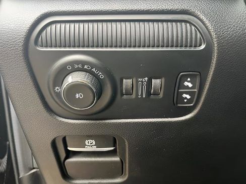 Used 2022 Jeep Wagoneer Series III w/ Flexible Seating Group image 23