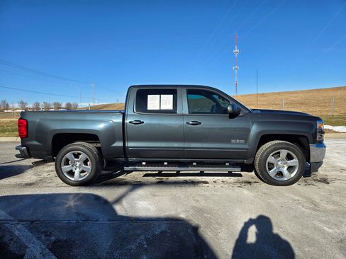 Used 2018 Chevrolet Silverado 1500 LT w/ Texas Edition image 2
