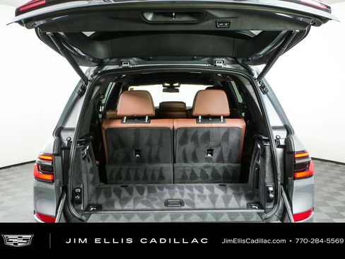 Used 2024 BMW X7 xDrive40i w/ M Sport Package AWD/4WD image 32