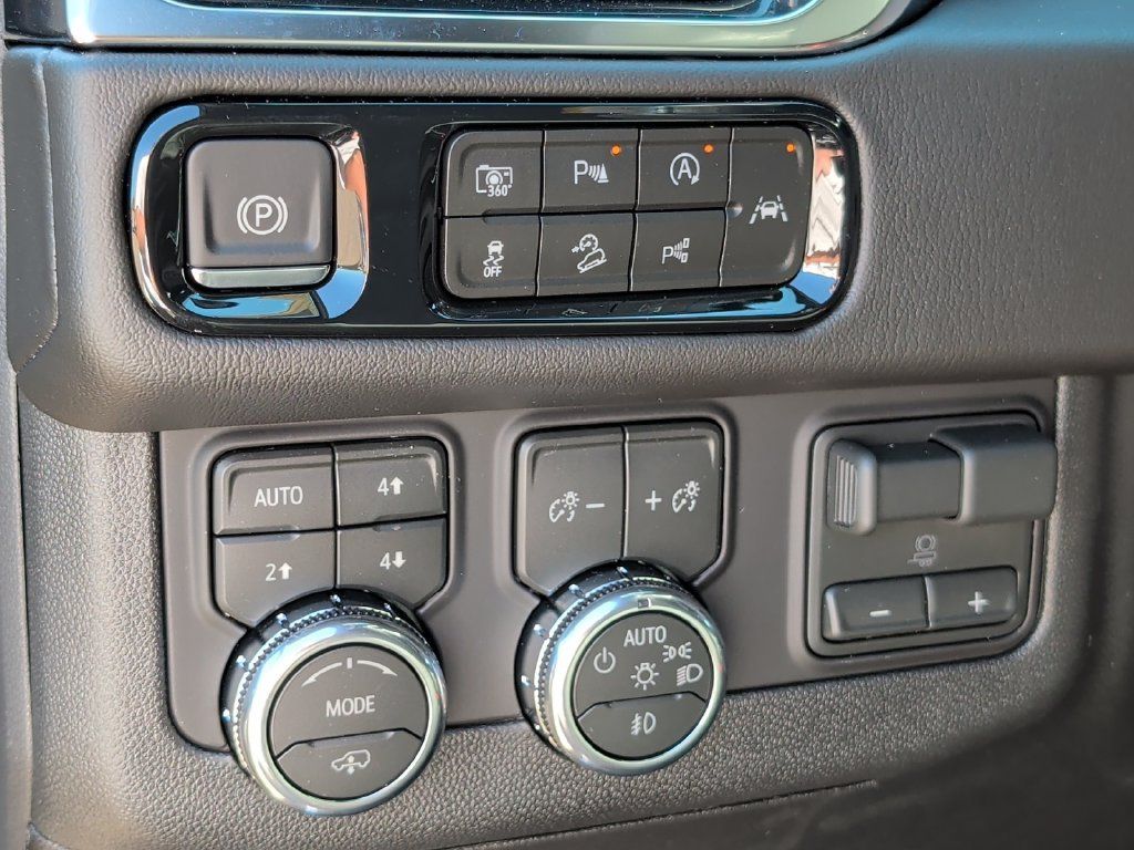 New 2026 GMC Yukon Denali w/ Denali Reserve Package AWD/4WD image 19