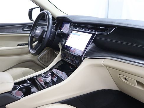 Used 2021 Jeep Grand Cherokee L Limited image 25