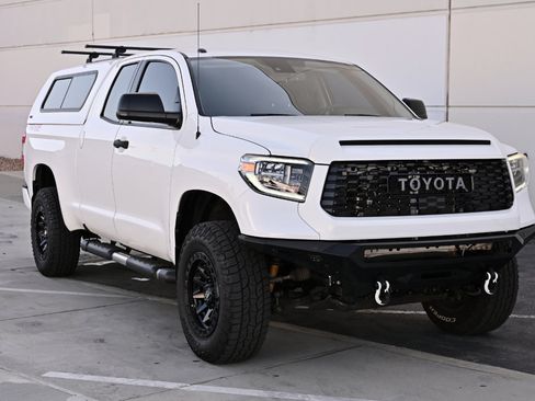 Used 2018 Toyota Tundra SR5 w/ TRD Off Road Package image 8