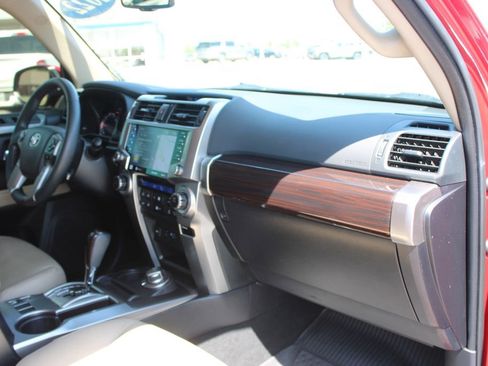 Used 2022 Toyota 4Runner Limited AWD/4WD image 30