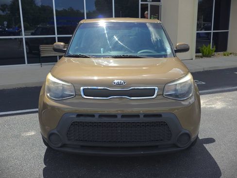 Used 2016 Kia Soul FWD image 2