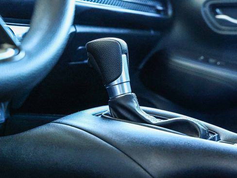 Used 2025 Honda HR-V LX image 28