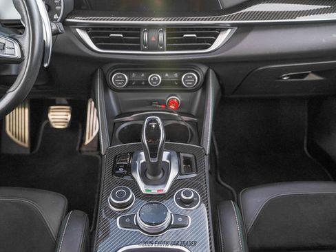 Used 2020 Alfa Romeo Stelvio Quadrifoglio image 39