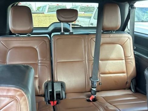 Used 2022 Lincoln Navigator L Reserve AWD/4WD image 10