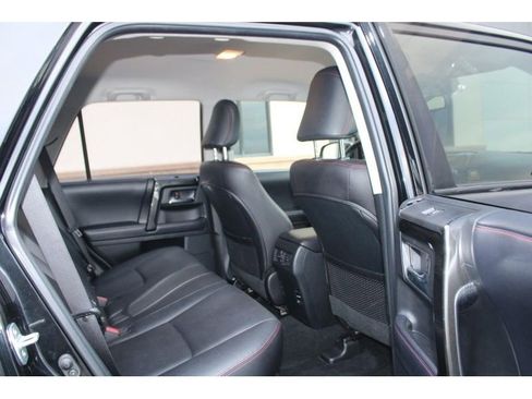 Used 2018 Toyota 4Runner TRD Off-Road Premium image 11