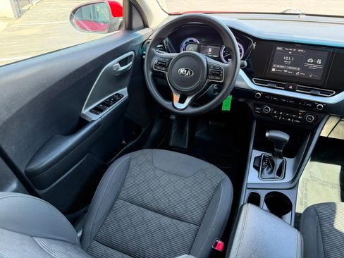 Used 2021 Kia Niro LX FWD image 21