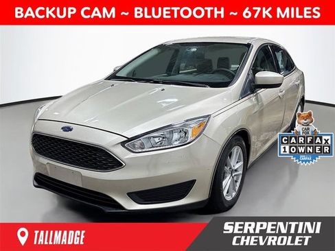 Used 2018 Ford Focus SE FWD image 1