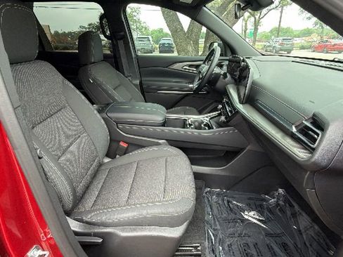 Used 2026 Chevrolet Traverse LT w/ Midnight/Sport Edition FWD image 39