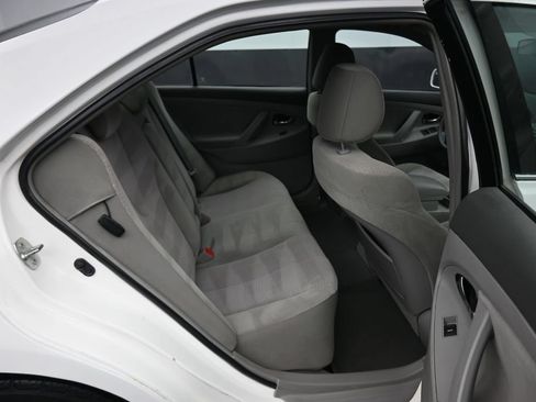 Used 2011 Toyota Camry LE FWD image 33