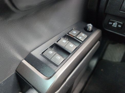 Used 2022 Toyota Tacoma TRD Off-Road image 23