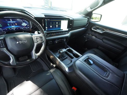 Used 2022 Chevrolet Silverado 1500 RST w/ Convenience Package II AWD/4WD image 26