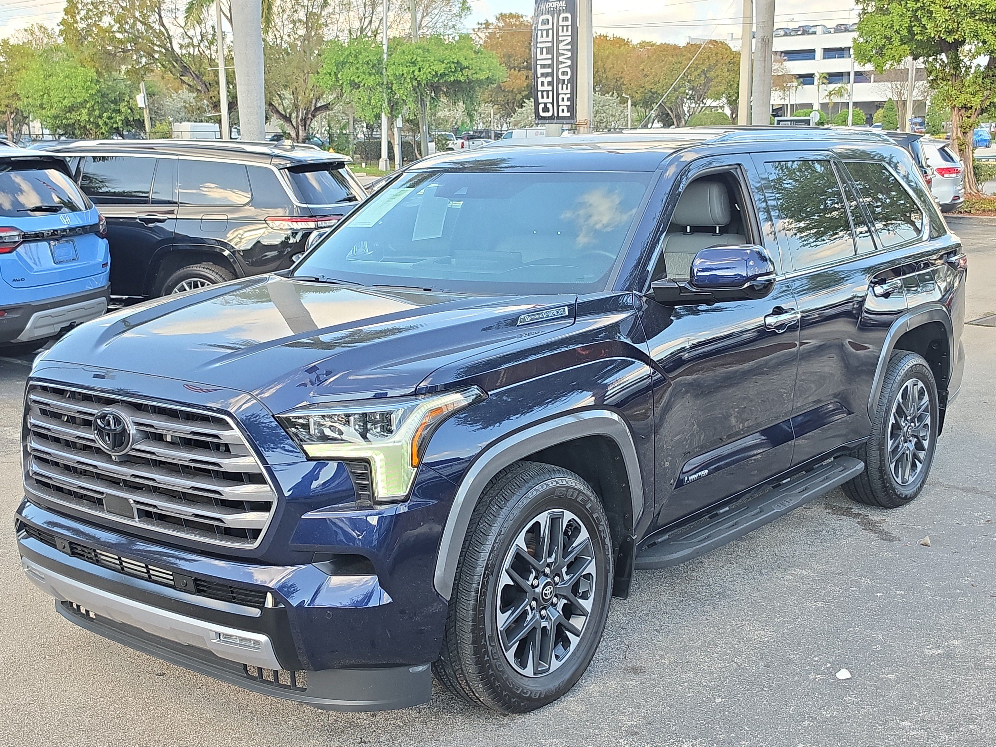 Used 2025 Toyota Sequoia Limited AWD/4WD image 2